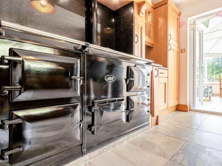 3 Bedroom Luxury Home, Hot Tub, Stunning Views Of Killin, Sitting On The River Dochart Luaran gambar